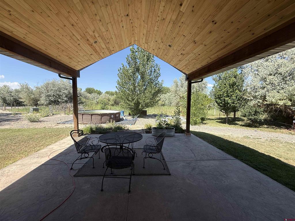7528 S River Road Property Photo 11