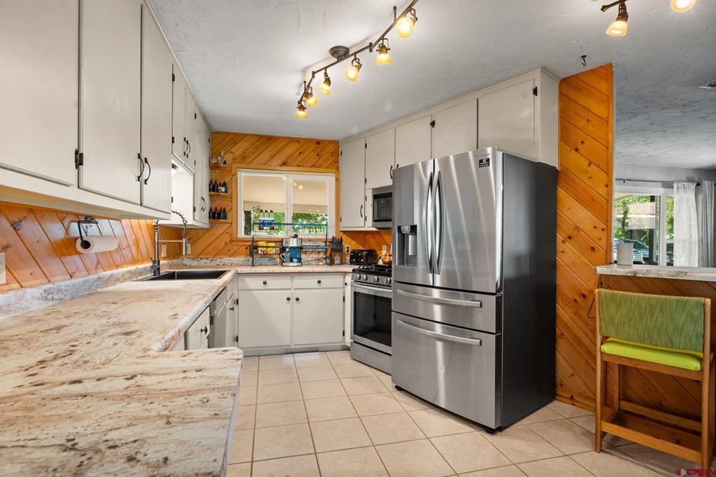 665 30 1/2 Road Property Photo 9