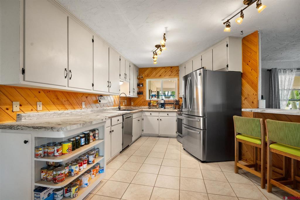 665 30 1/2 Road Property Photo 11