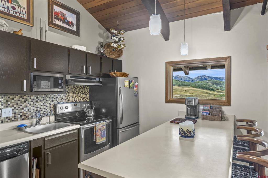 60 Hunter Hill Road Property Photo 6