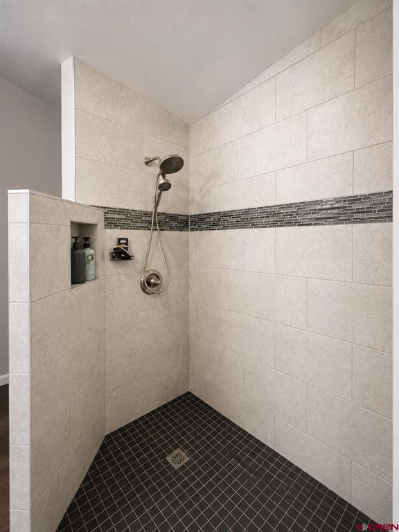 21260 Ivanhoe Road Property Photo 11