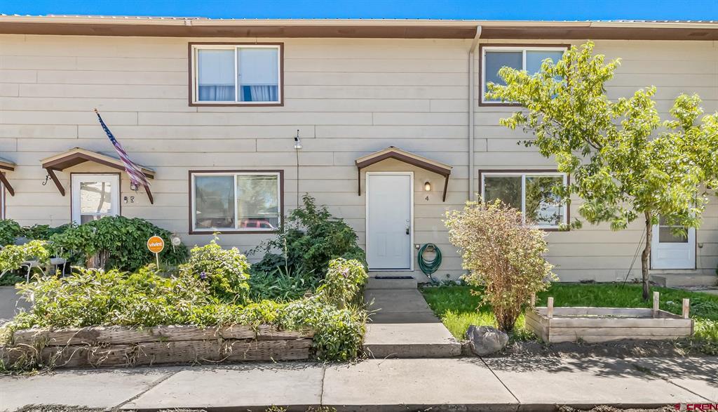 740 N Cascade Avenue Property Photo 1