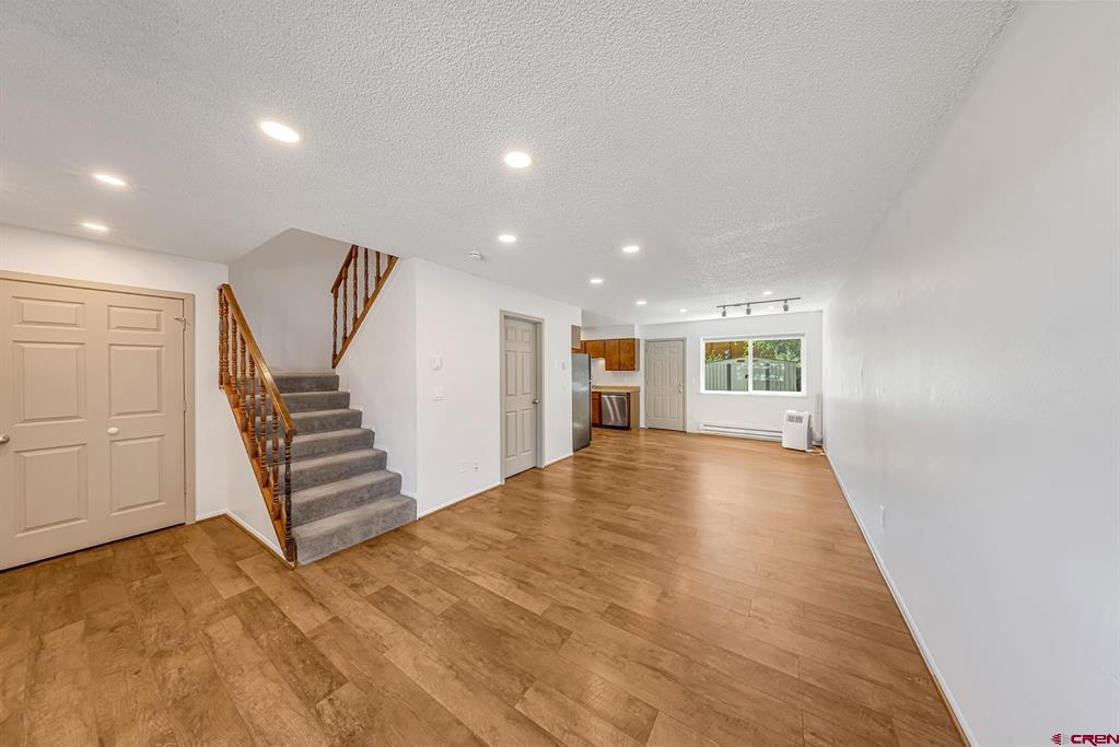 740 N Cascade Avenue Property Photo 4