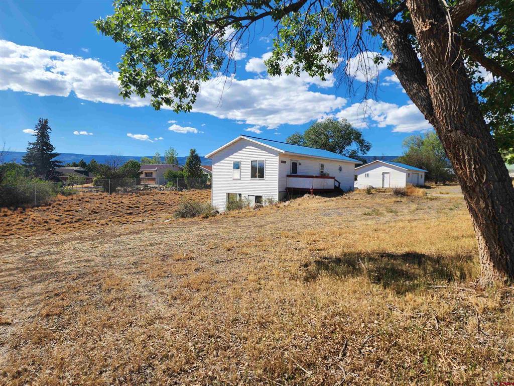 17483 Surface Creek Road Property Photo 3