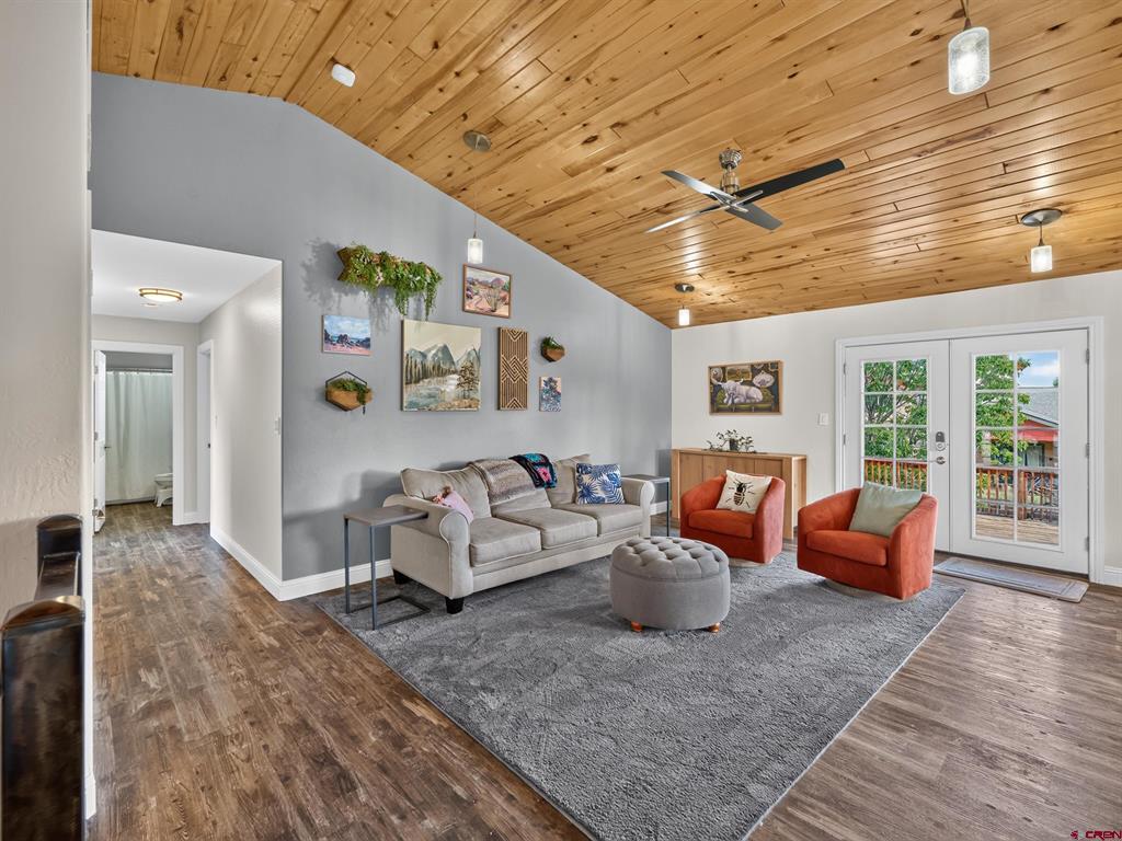706 Lupine Property Photo 4