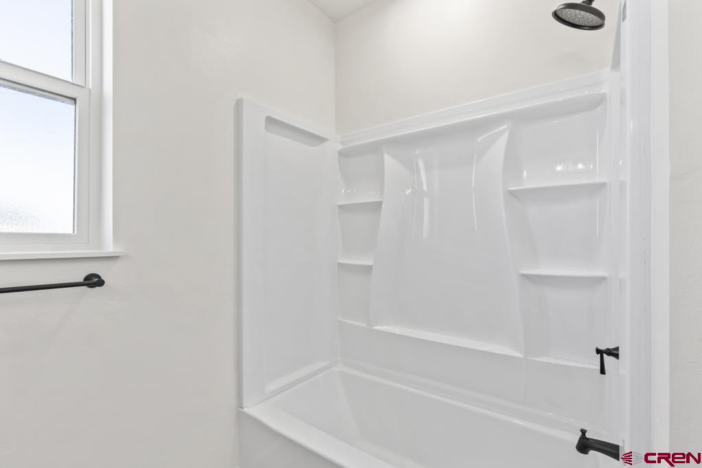 3406 Pinewood Street Property Photo 14
