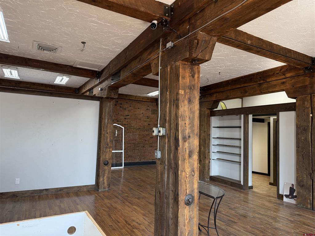 8 S Grand Avenue Property Photo 3