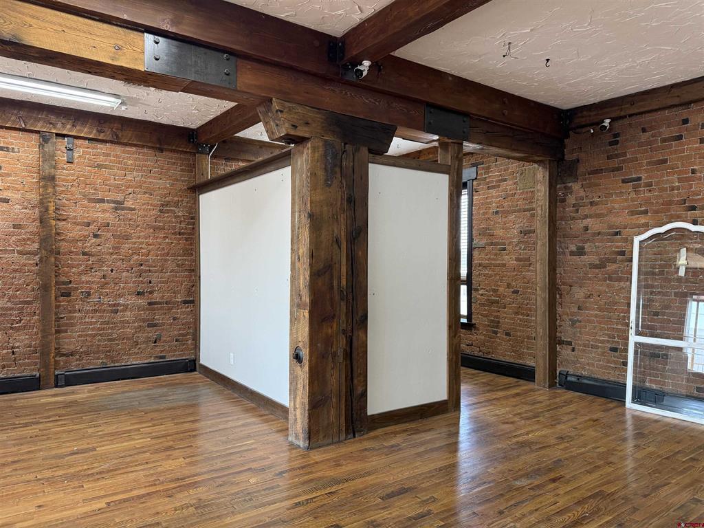 8 S Grand Avenue Property Photo 10