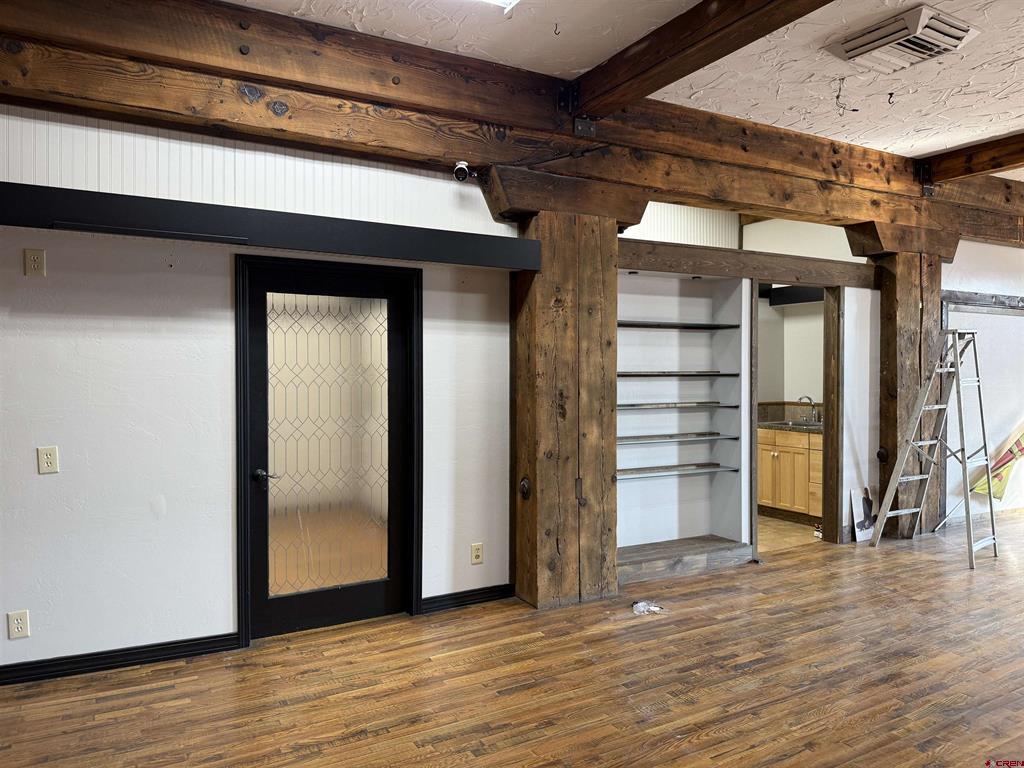 8 S Grand Avenue Property Photo 13