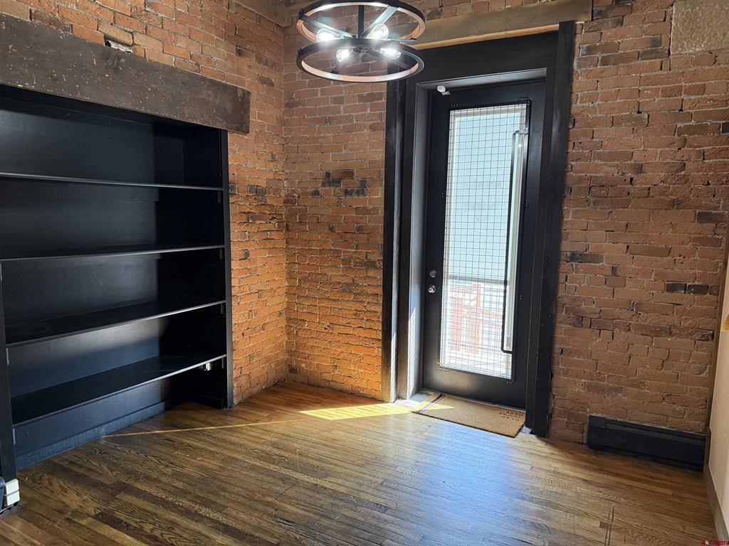 8 S Grand Avenue Property Photo 21