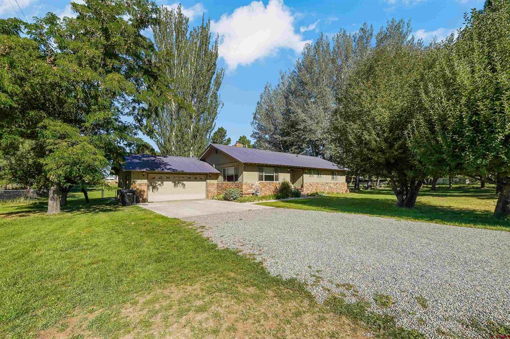 577 N Mountain View Drive Property Photo 3