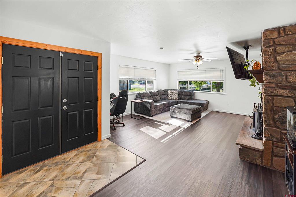 577 N Mountain View Drive Property Photo 8