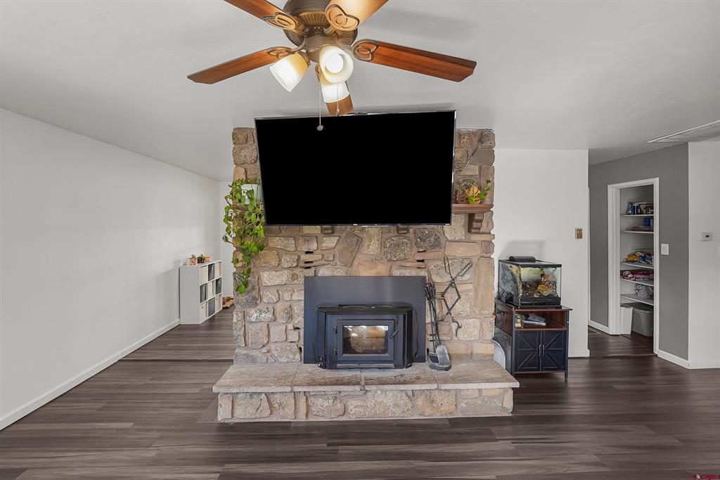 577 N Mountain View Drive Property Photo 9