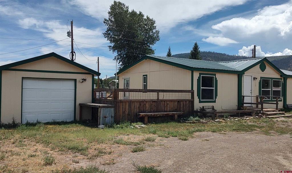 124 Arapahoe Rd. Property Photo 2