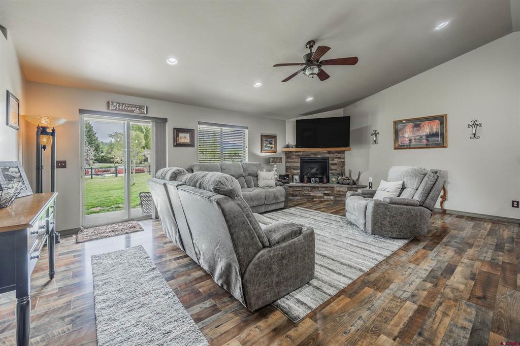 20990 Trophy Road Property Photo 3