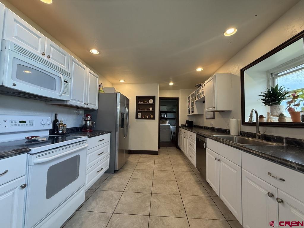 10706 Mesa View Drive Property Photo 14