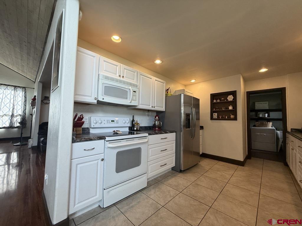 10706 Mesa View Drive Property Photo 18