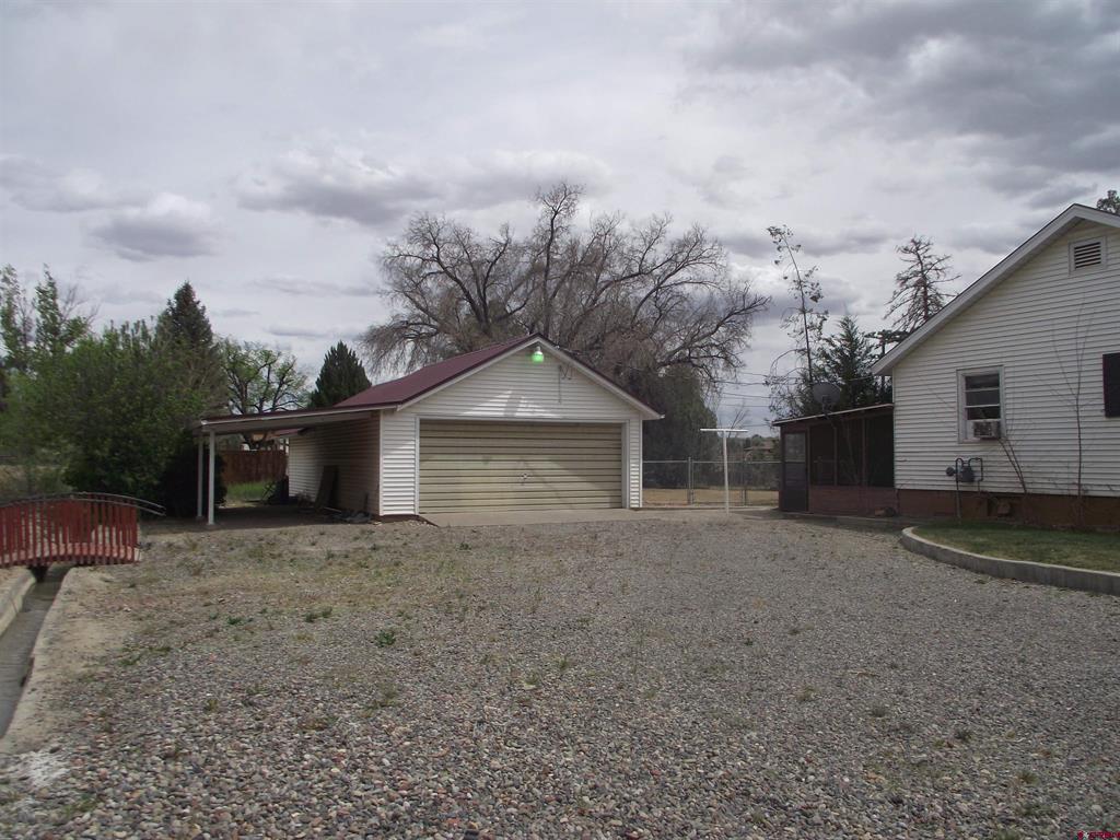 1081 E 13th Street Property Photo 5