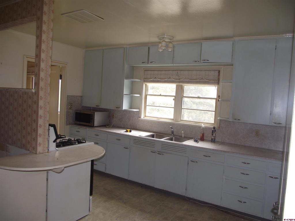 1081 E 13th Street Property Photo 14