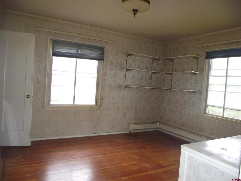 1081 E 13th Street Property Photo 19