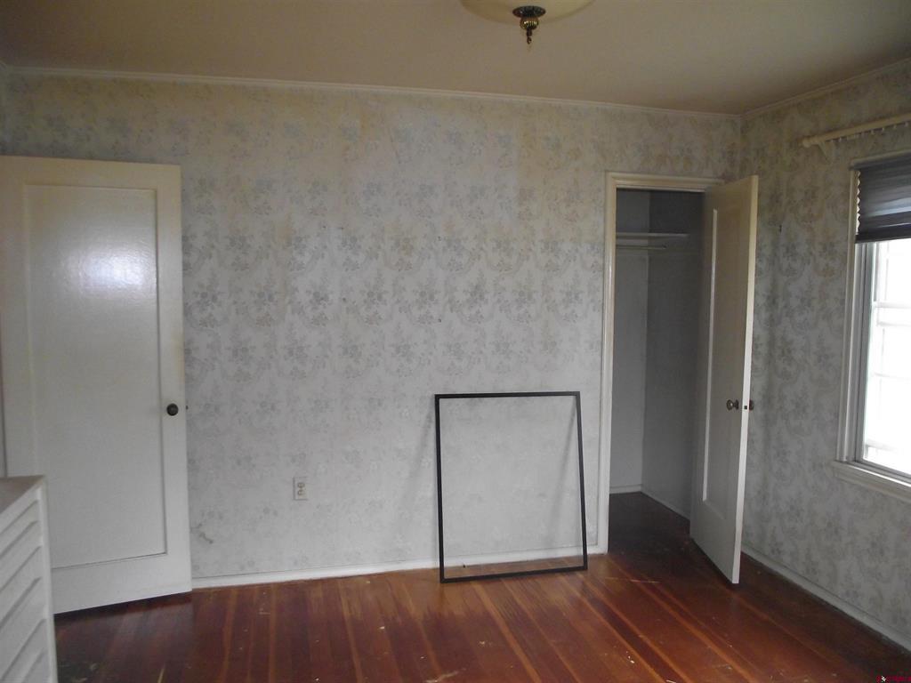 1081 E 13th Street Property Photo 20
