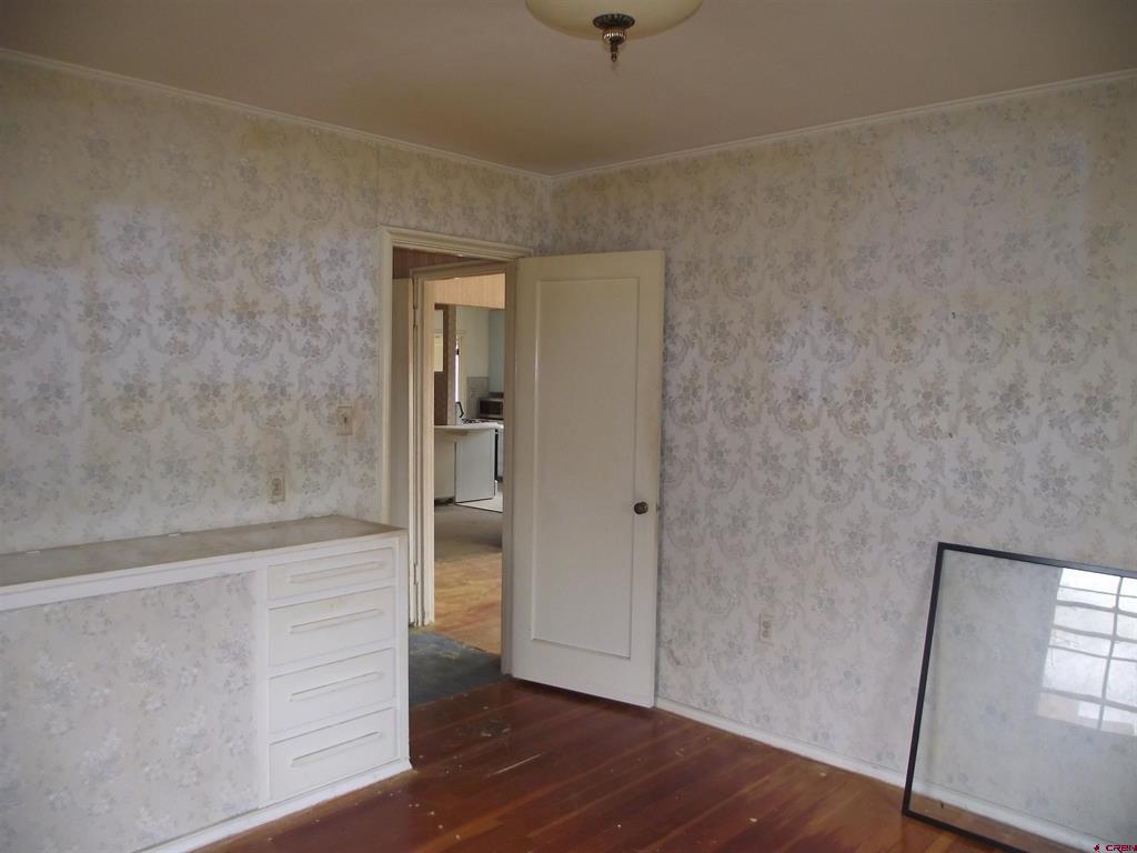 1081 E 13th Street Property Photo 21