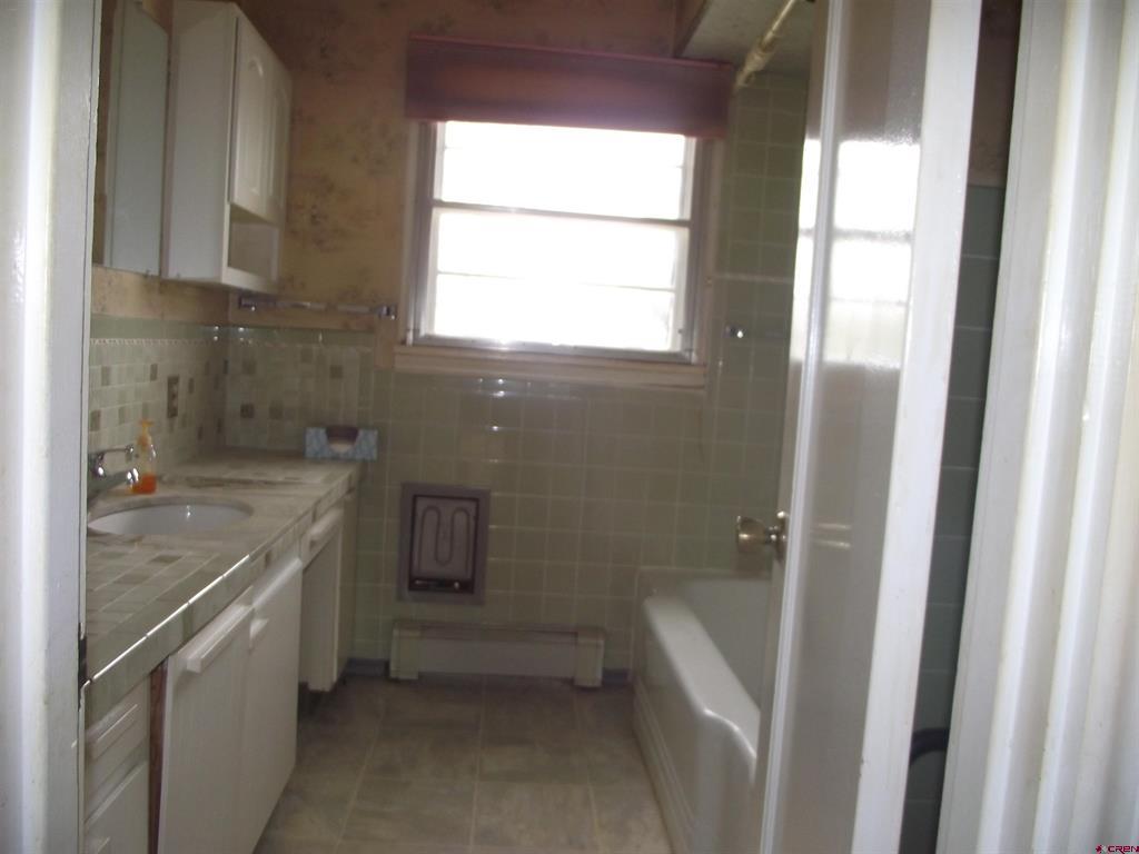 1081 E 13th Street Property Photo 22