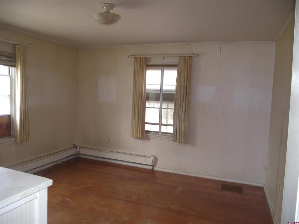 1081 E 13th Street Property Photo 26