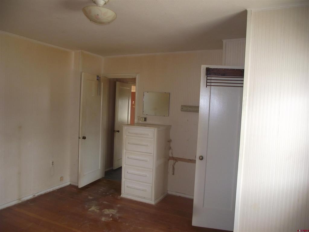 1081 E 13th Street Property Photo 28