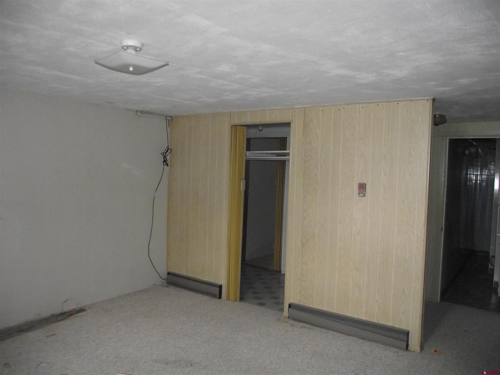 1081 E 13th Street Property Photo 32