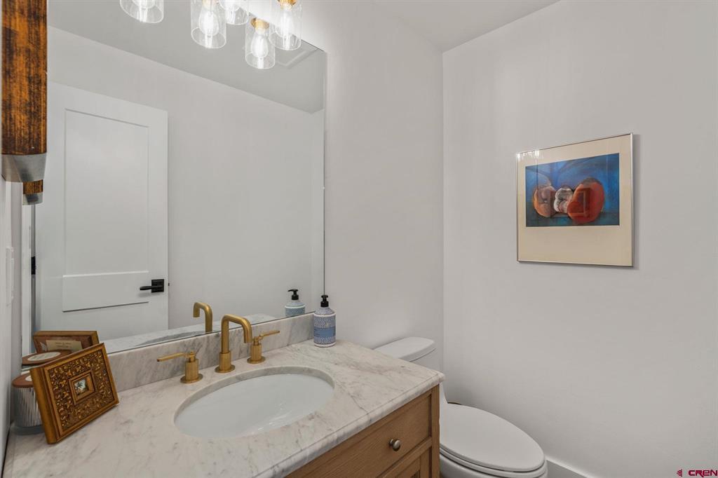 2054 E 2nd Avenue Property Photo 18