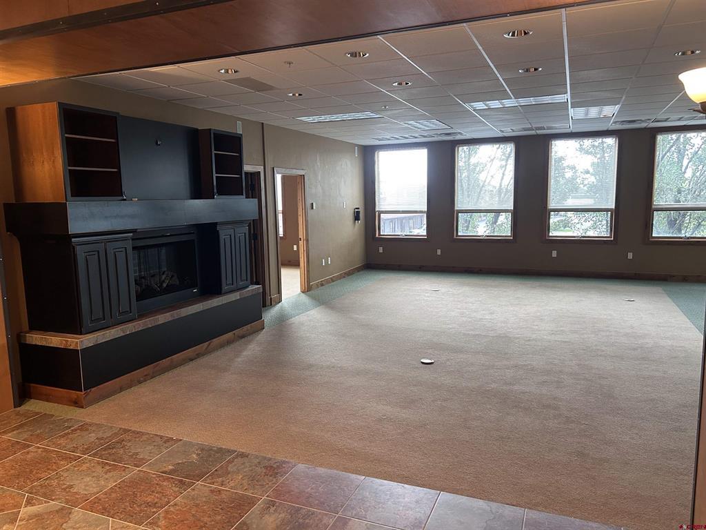1404 Hawk Parkway Property Photo 2