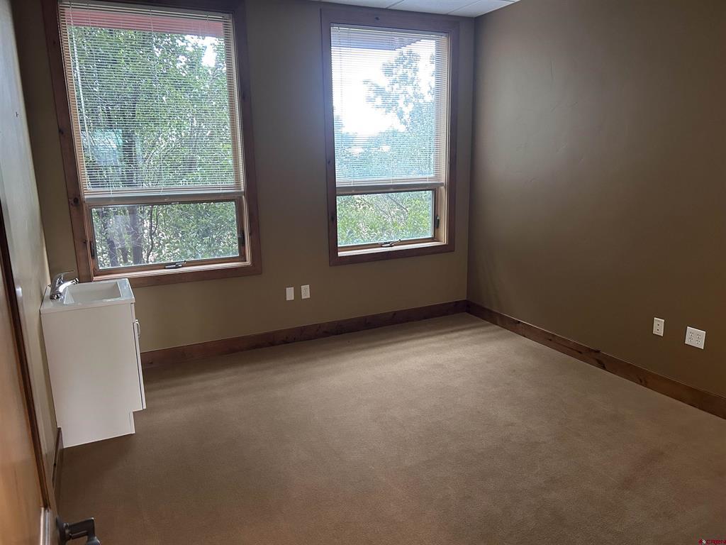 1404 Hawk Parkway Property Photo 7