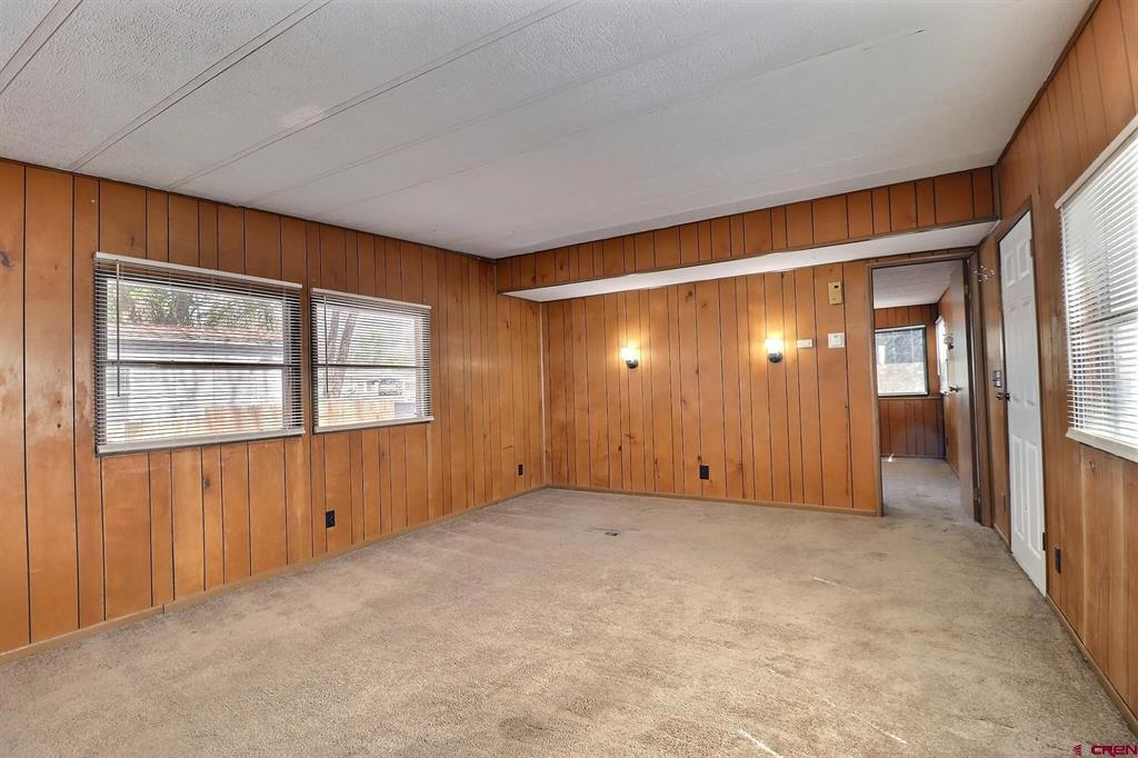 541 E Bridge Street Property Photo 5