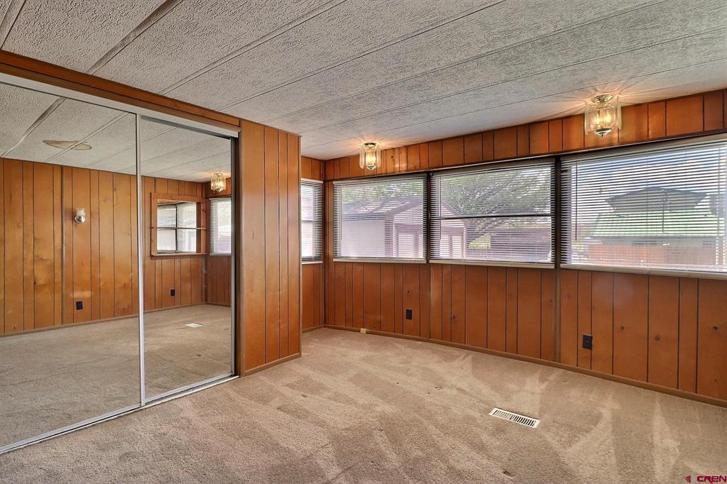 541 E Bridge Street Property Photo 11