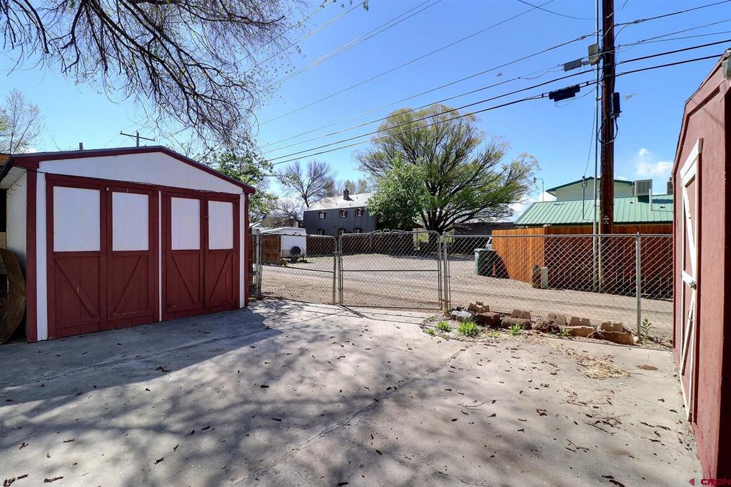 541 E Bridge Street Property Photo 22