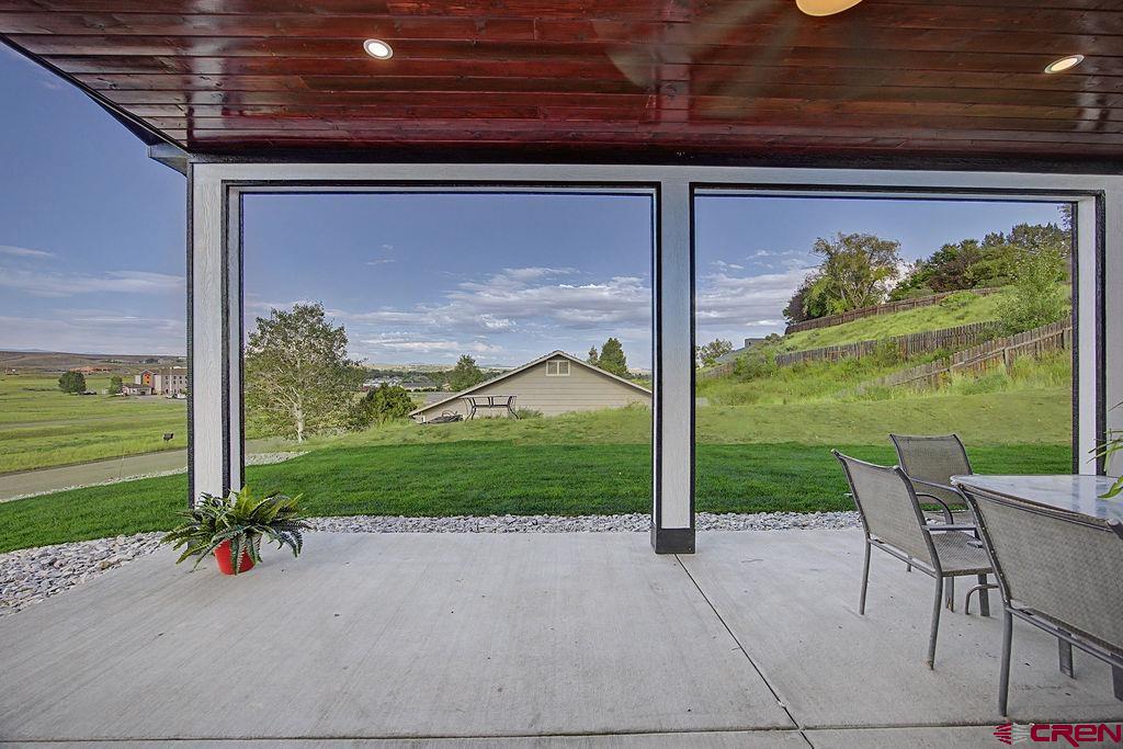 2900 Pine Ridge Drive Property Photo 11