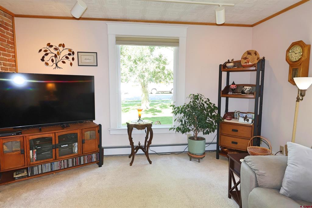 142 Davis Street Property Photo 4