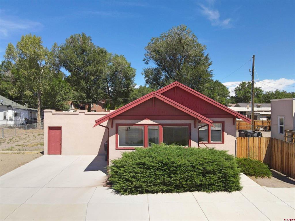 815 Fourth Street Property Photo 1