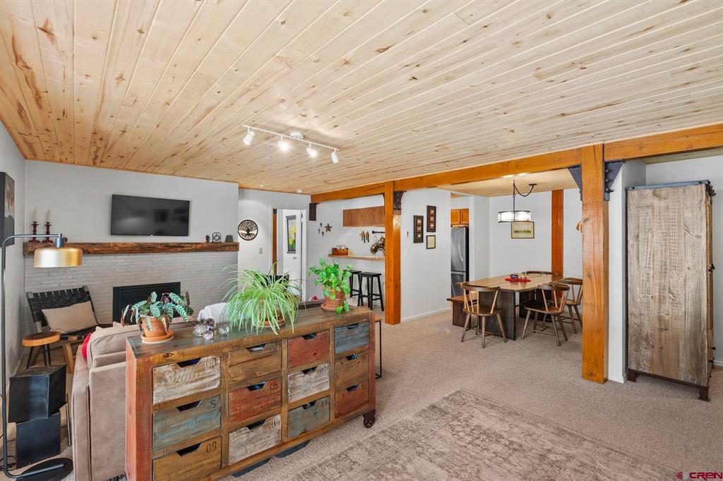 25 Emmons Road Property Photo 6