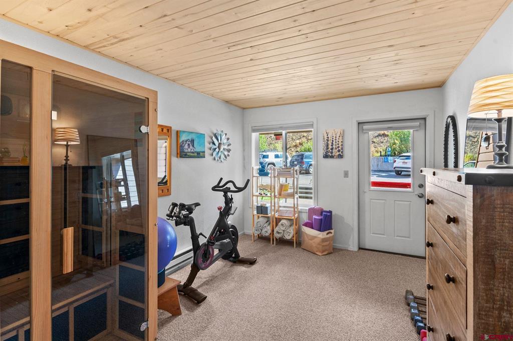25 Emmons Road Property Photo 18
