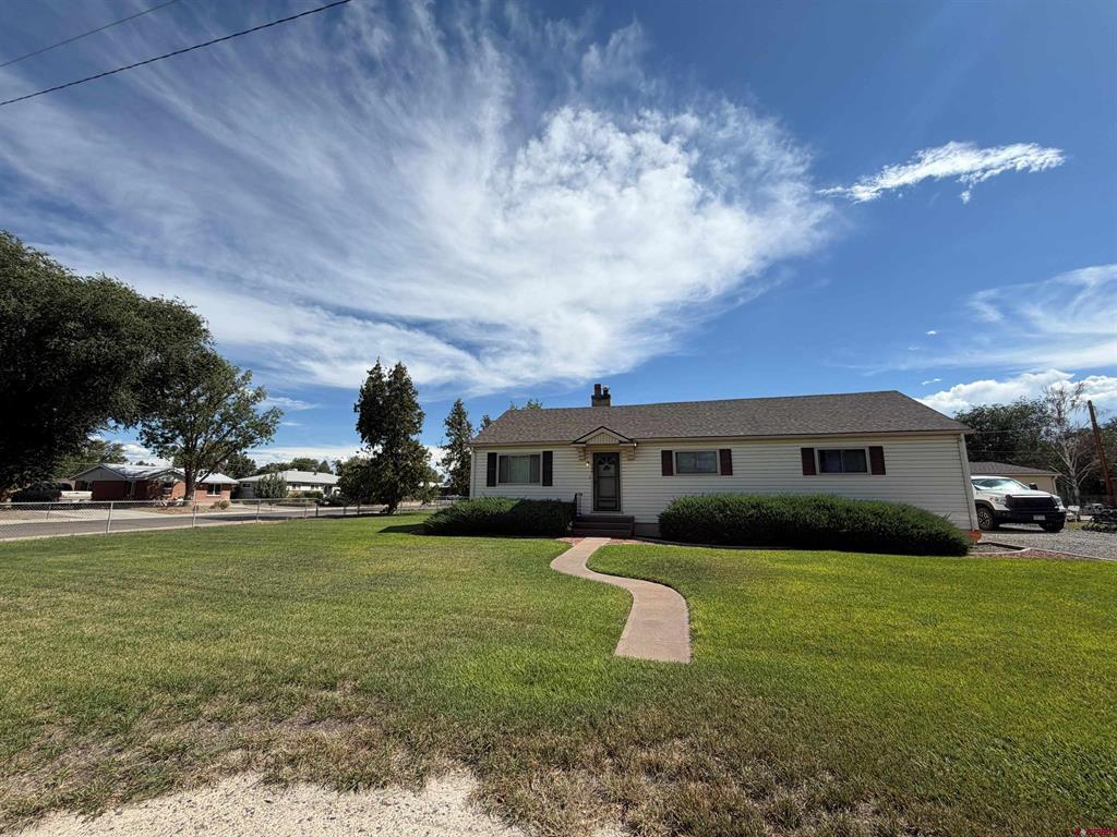 746 E 6th Street Property Photo 1