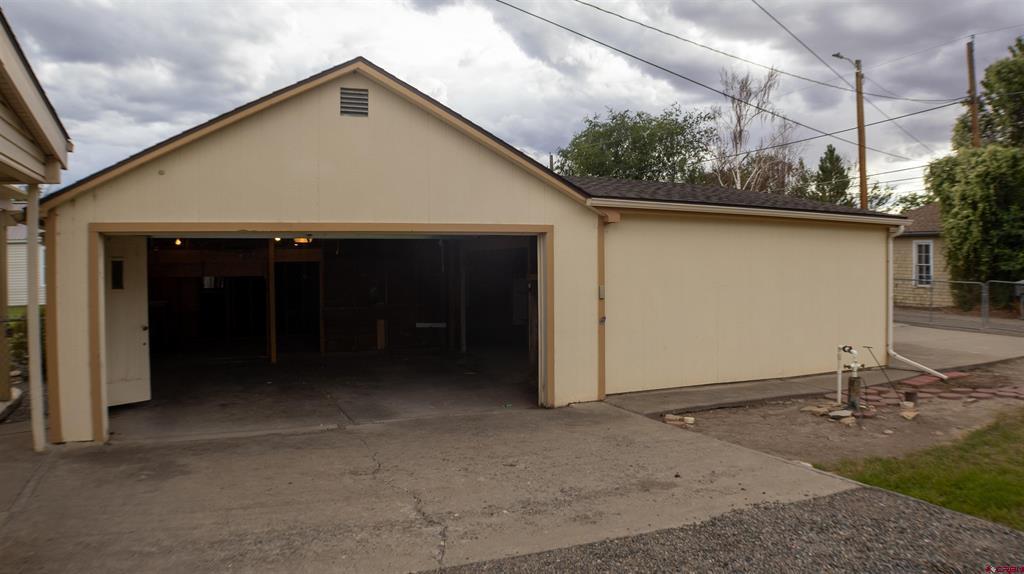 746 E 6th Street Property Photo 11