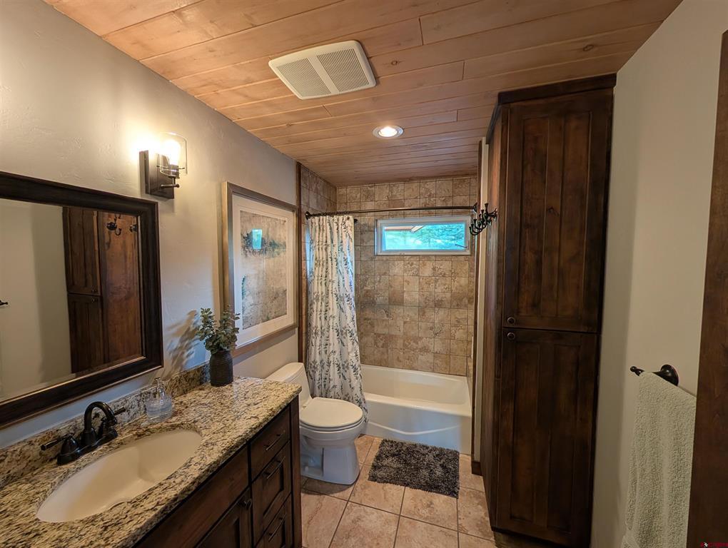 684 Falcon Way Property Photo 27