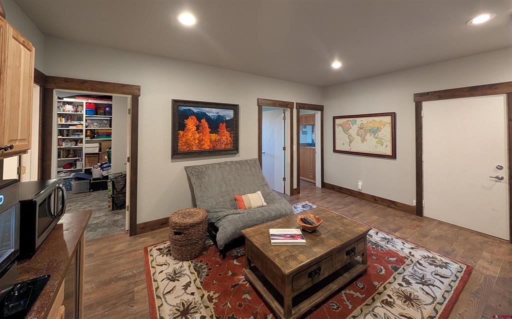 684 Falcon Way Property Photo 29