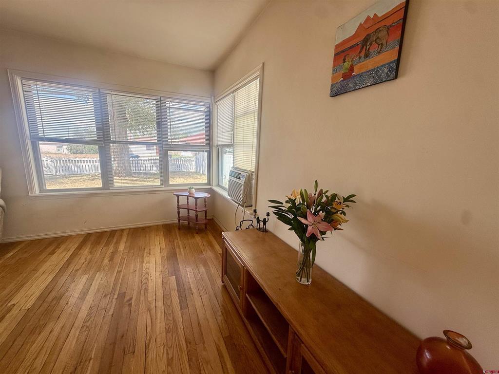 211 W Coronado Avenue Property Photo 8