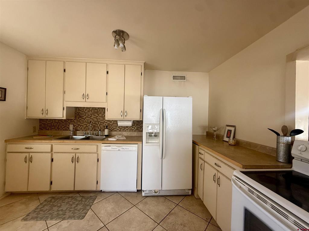 211 W Coronado Avenue Property Photo 18