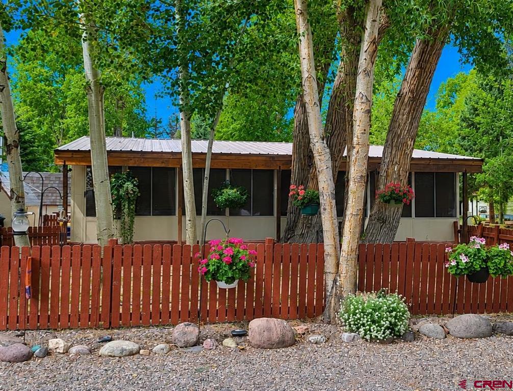 128 Okie Lane Property Photo 4