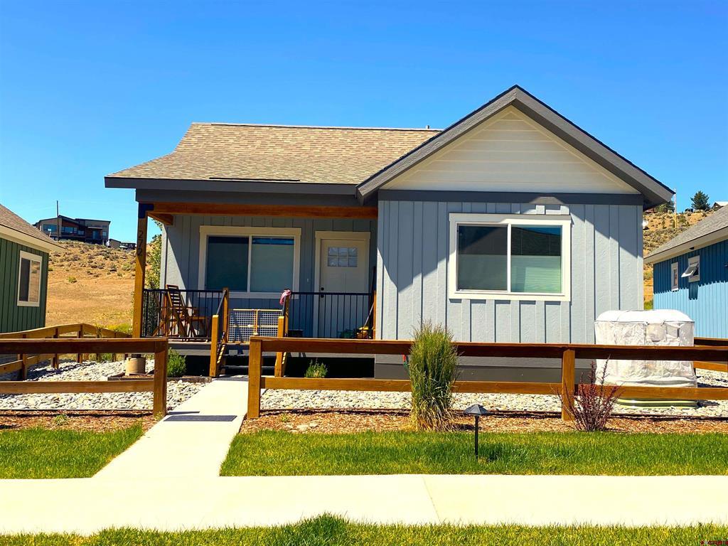 200 Redcliff Drive Property Photo 2