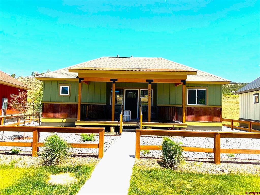 200 Redcliff Drive Property Photo 3